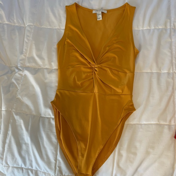 Razorback Bodysuit - Picture 3 of 8